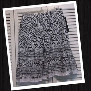 🛑SOLD🛑🆕 NWT Studio West Black & White Skirt
