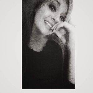 Meet your Posher, Chloé joyce