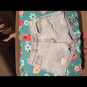 BRANDY MELVILLE HIGH WASTED SHORTS