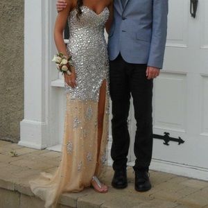 JOVANI Prom Dress. Size 0-1. Worn once!