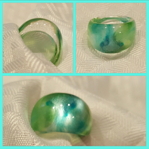Glass ring - Size 8