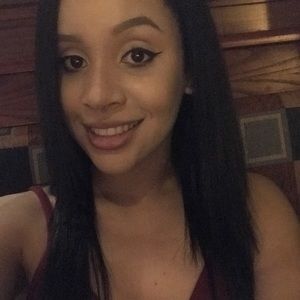 Meet your Posher, Jomaris