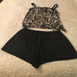 Bandeau tankini and shorts with removable straps