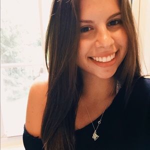 Meet your Posher, Daniella