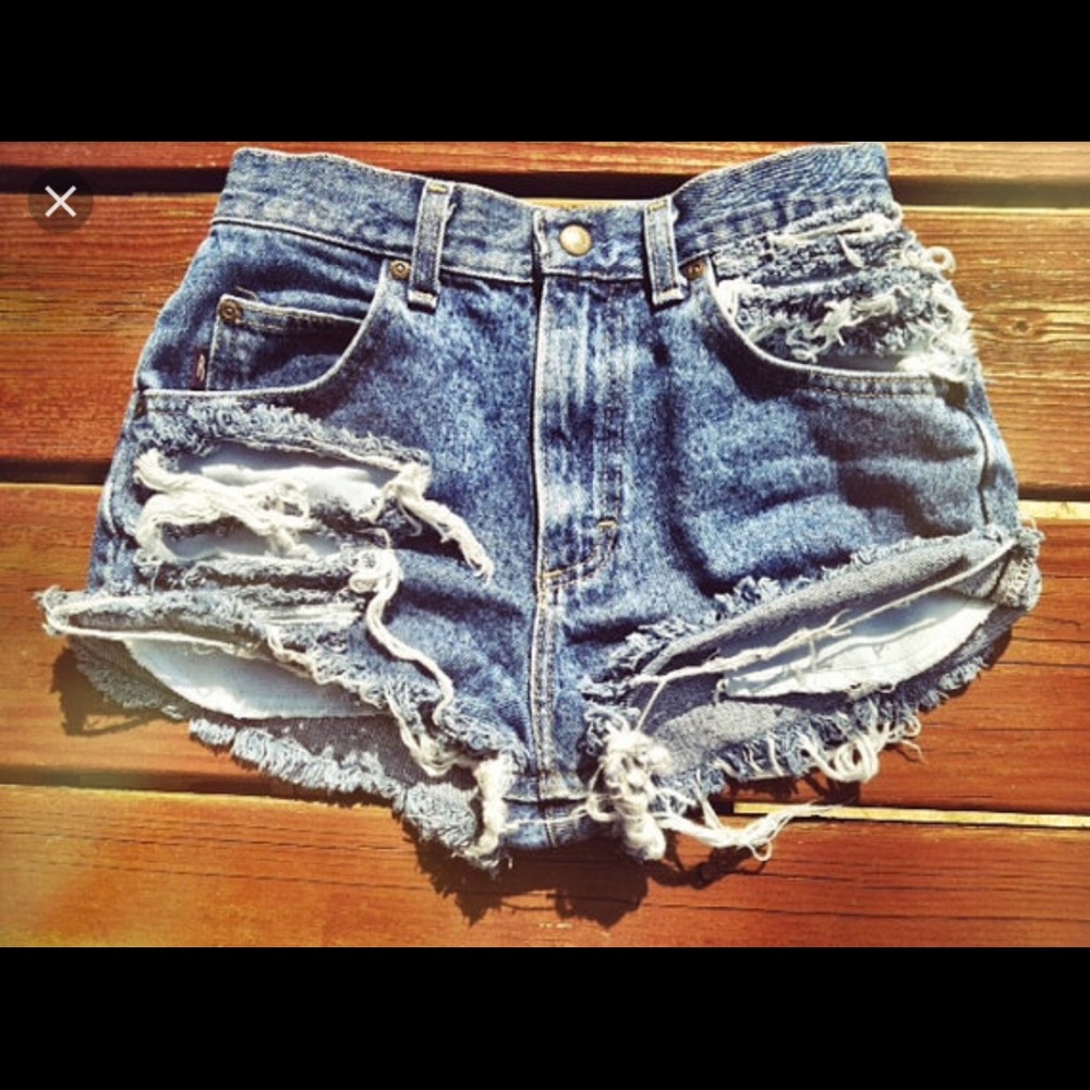 Levi Distressed Shorts