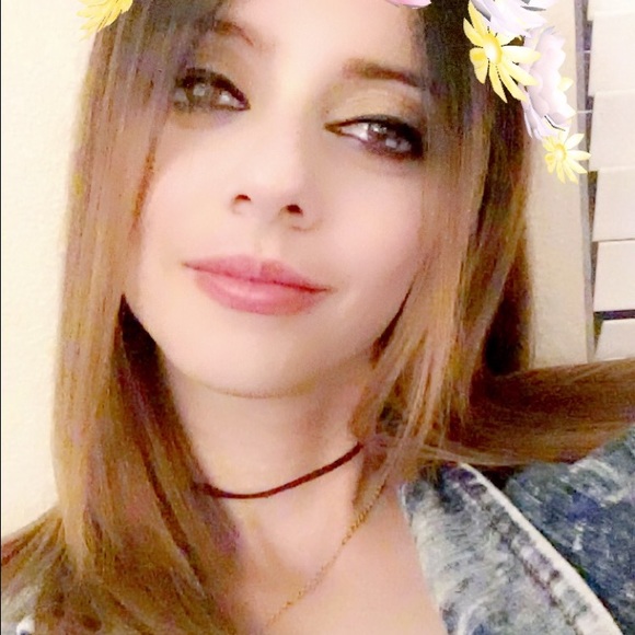 Meet your Posher, Stefani - Picture 1 of 1