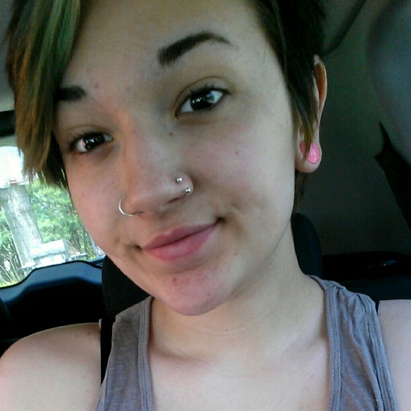 Meet your Posher, Arianna - Picture 2 of 4