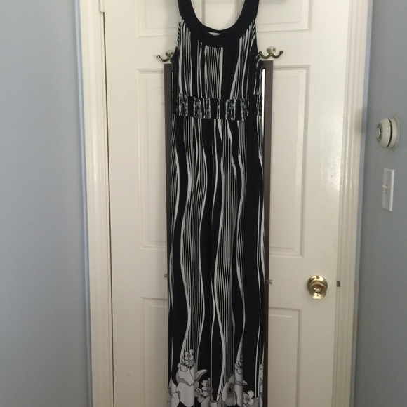 Maxi black and white summer dress