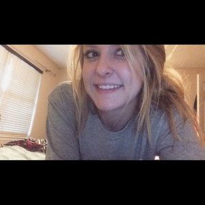 Meet your Posher, Alexis