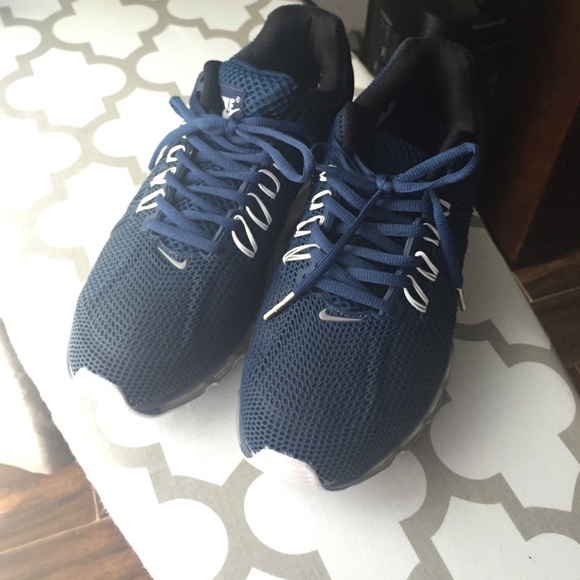 Hour Sale 🎉 Men's Navy Air Max!