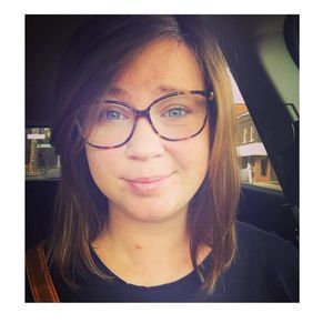 Meet your Posher, Caitlin