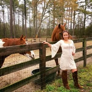 Meet your Posher, Juney