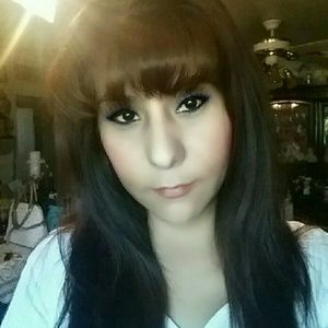 Meet your Posher, Yesenia