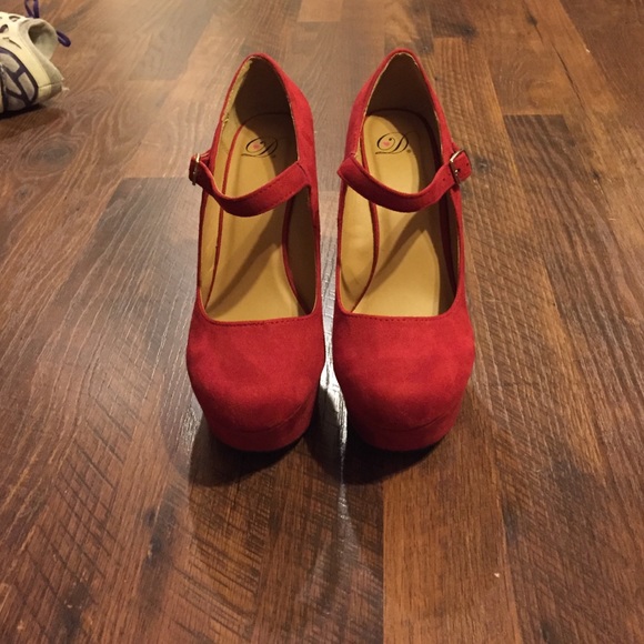 Red Wedges - Picture 2 of 3