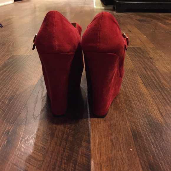 Red Wedges - Picture 3 of 3