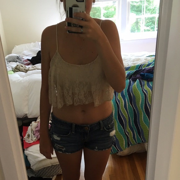 Tan lace flowy crop top - Picture 3 of 3
