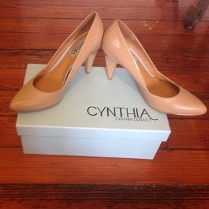 Tan leather Cynthia Rowley heels