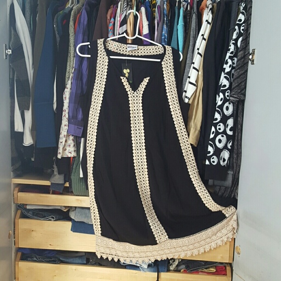 Brand new Lace Dress - Picture 2 of 3