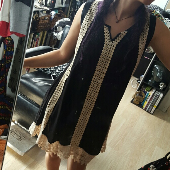 Brand new Lace Dress - Picture 3 of 3