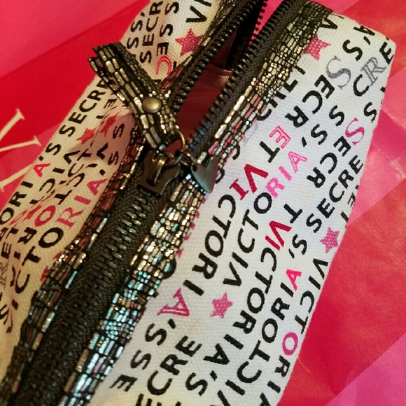 New Victoria's Secret Logo Make Up Bag - Picture 3 of 4