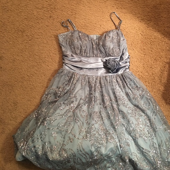 Dress - Picture 2 of 3