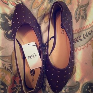 New with tags purple studded flats