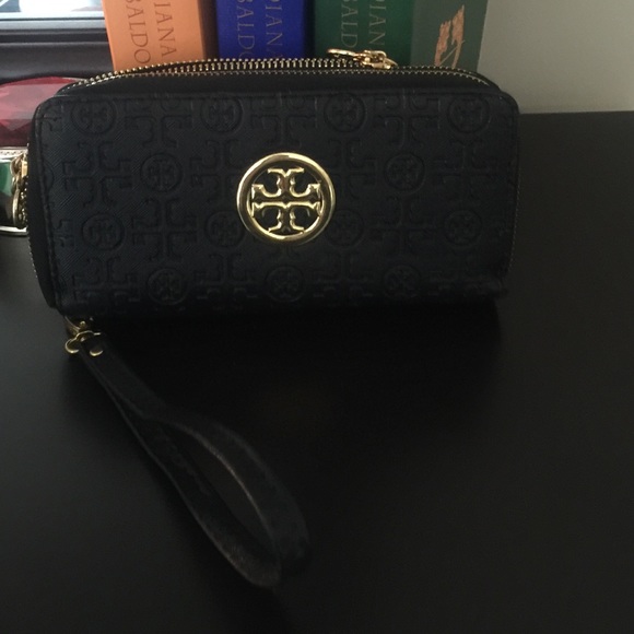 Tory Burch wallet with wristlet