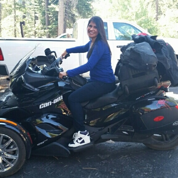 Meet your Posher, Felicia - Picture 3 of 3