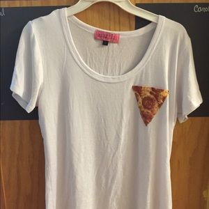 White cotton hi-low tshirt with pizza pocket