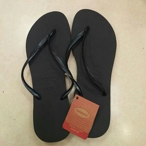 Black Havaianas flip flops (new with tags)