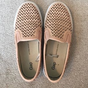 GAP shoes