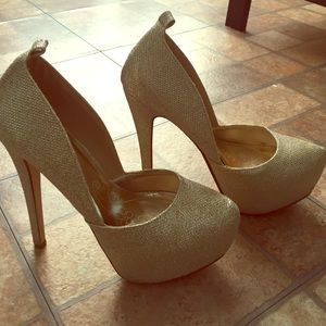 Brand: LASONIA size 8 high heels