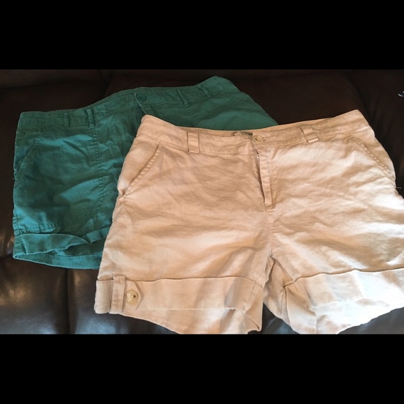 2 pairs of linen shorts