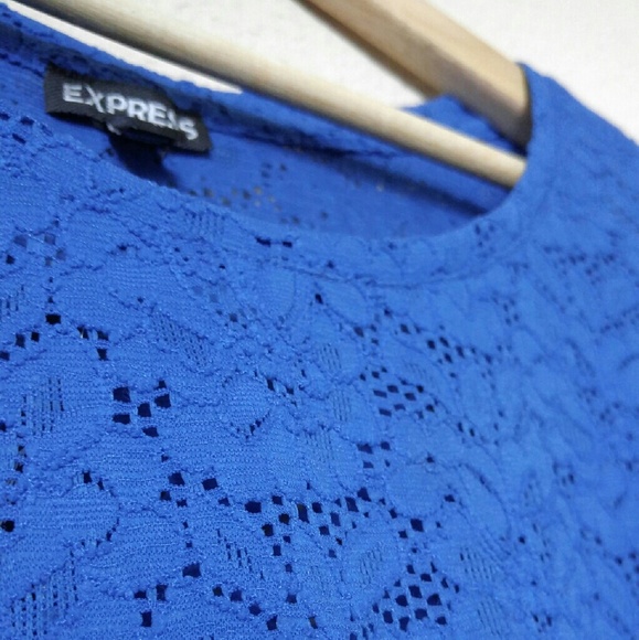 Express Royal Blue Floral Crop Top - Picture 3 of 3