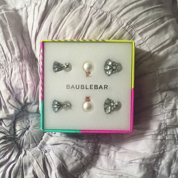 Bauble bar earring set