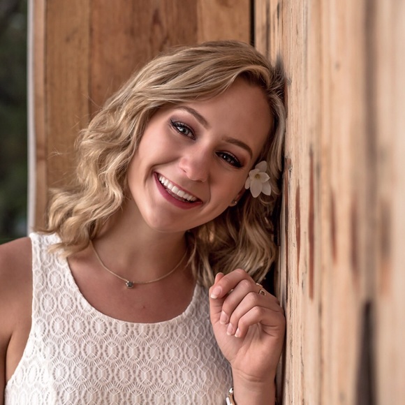 Meet your Posher, Kayla