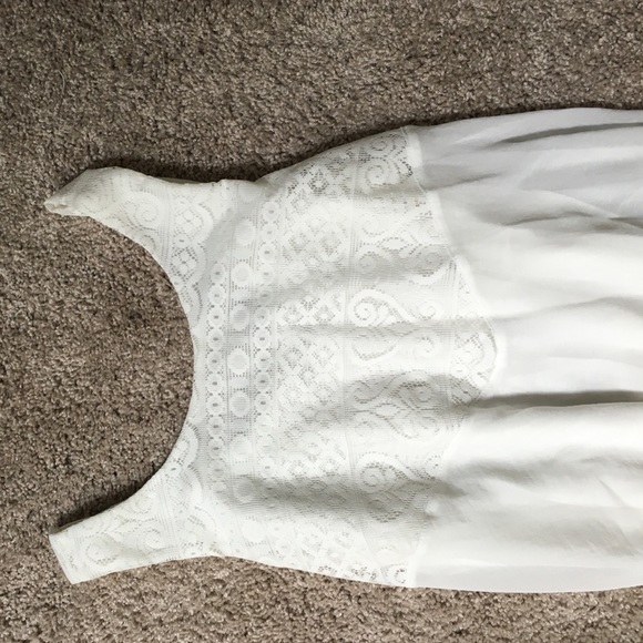 White dress - Picture 3 of 4