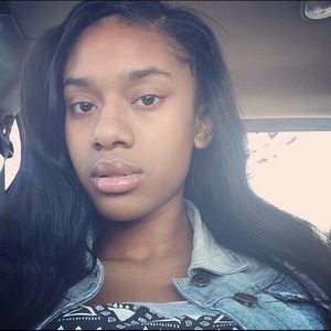 Meet your Posher, Ebony