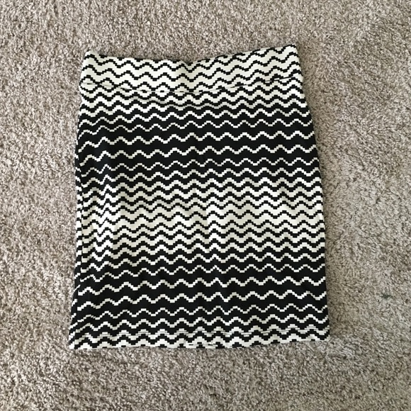 Chevron black/white pencil skirt
