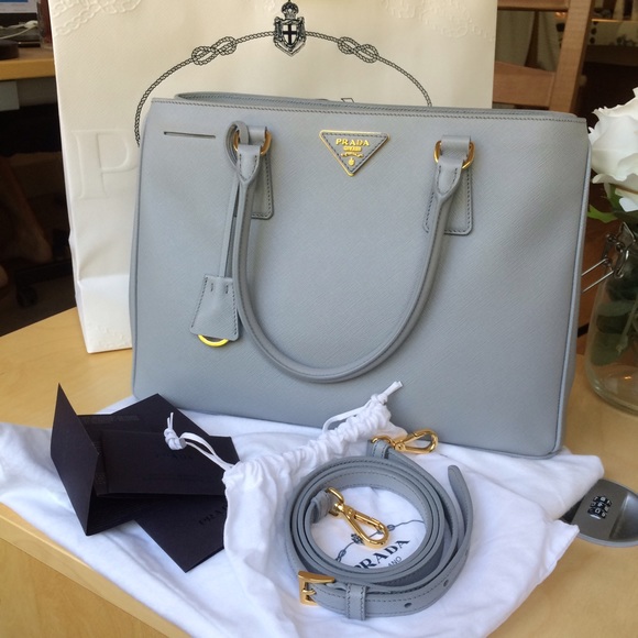 Prada Handbags - 🚫SOLD Prada Borsa A Mano Saffiano Lux Granito Prada Handbags - 🚫SOLD Prada Borsa A Mano Saffiano Lux Granito