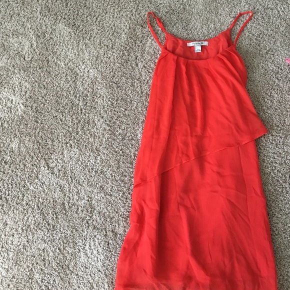 Flowy red dress - Picture 1 of 3