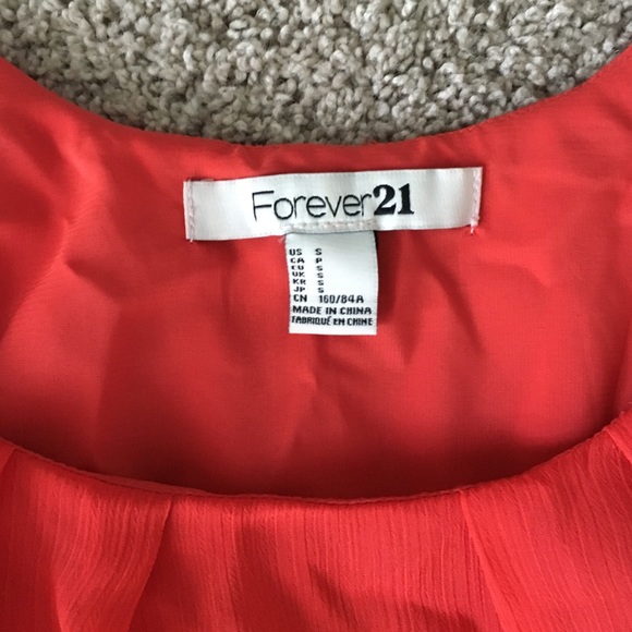 Flowy red dress - Picture 2 of 3