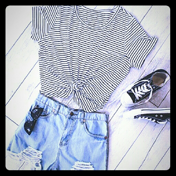 Dressy Black and White Striped Boxy Tee - Picture 3 of 3
