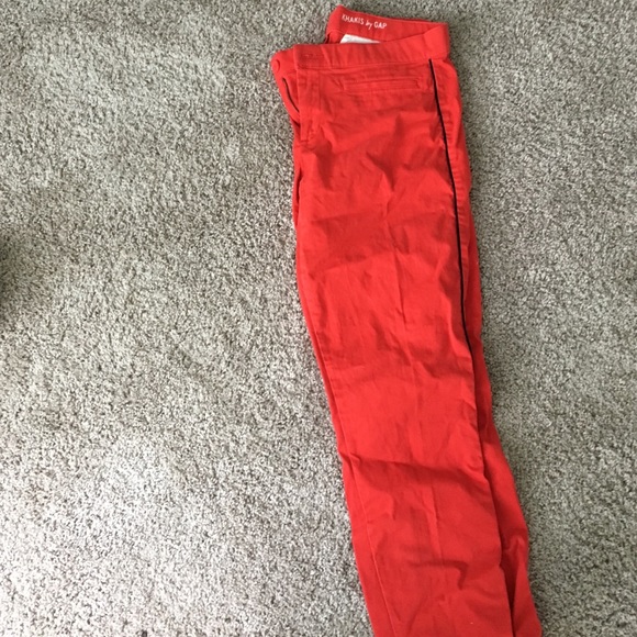 Gap red khakis - Picture 1 of 3