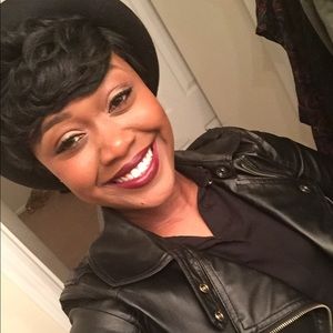 Meet your Posher, Shiletha