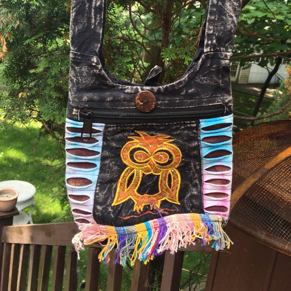 🌟SOLD🌟Multi-colored owl cross body