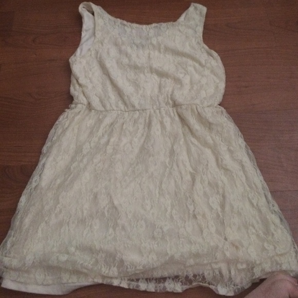 beautiful white lace dress - Picture 1 of 1