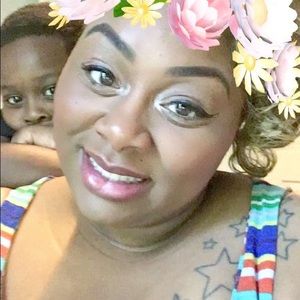 Meet your Posher, Nickia