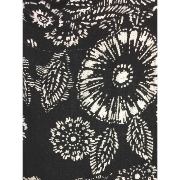 Kendall & Kylie Summer Dress - Picture 4 of 4