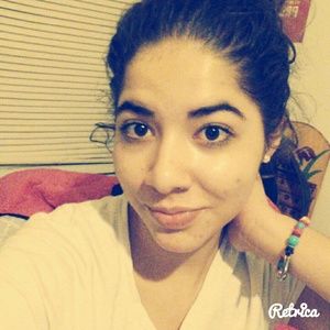 Meet your Posher, Laura